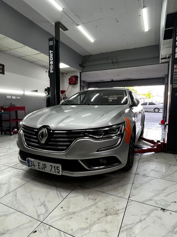 Serviste bakımda olan Renault Talisman